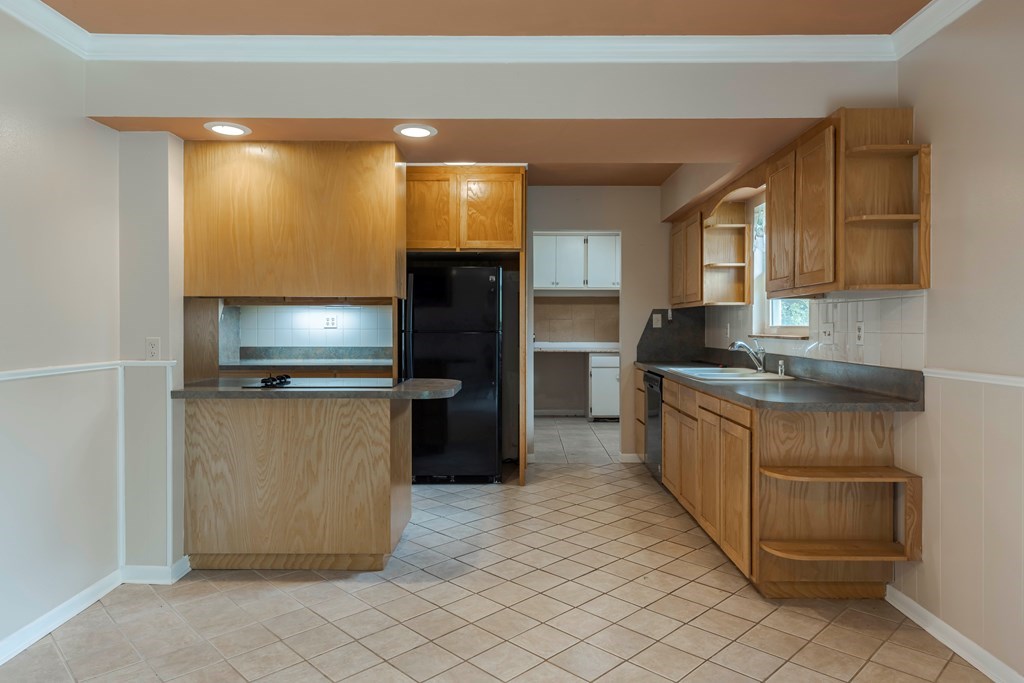 1206 Crenwelge Dr