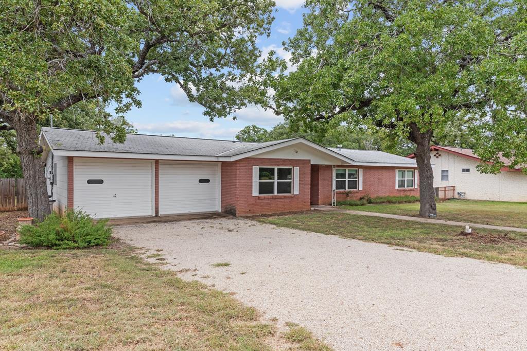 1206 Crenwelge Dr