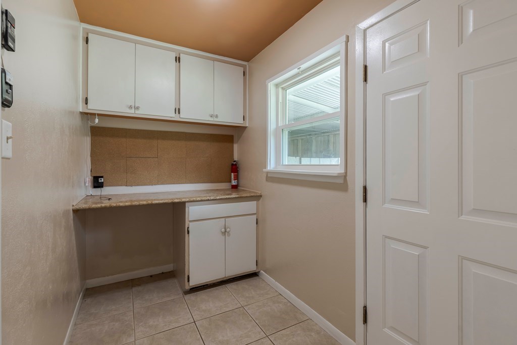 1206 Crenwelge Dr