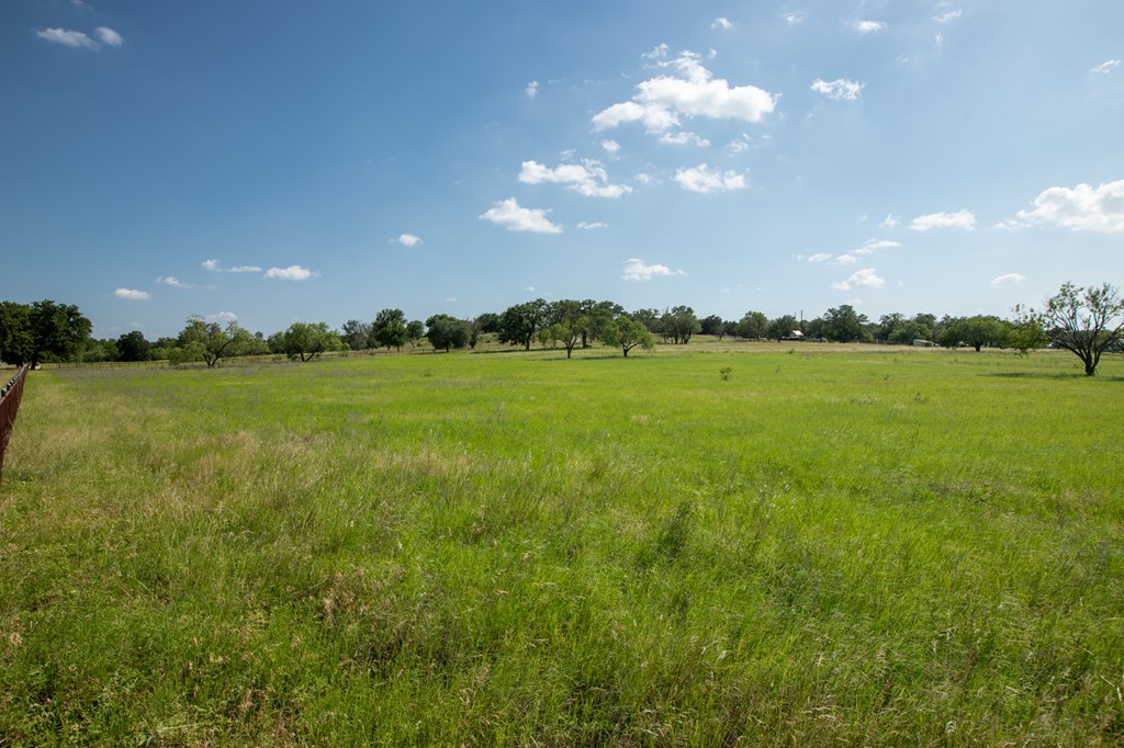 534 Ranch Rd 1376