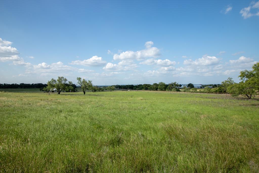 534 Ranch Rd 1376