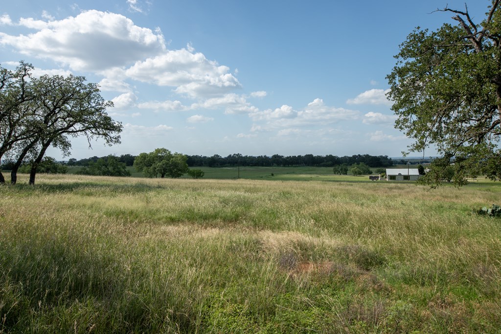 534 Ranch Rd 1376