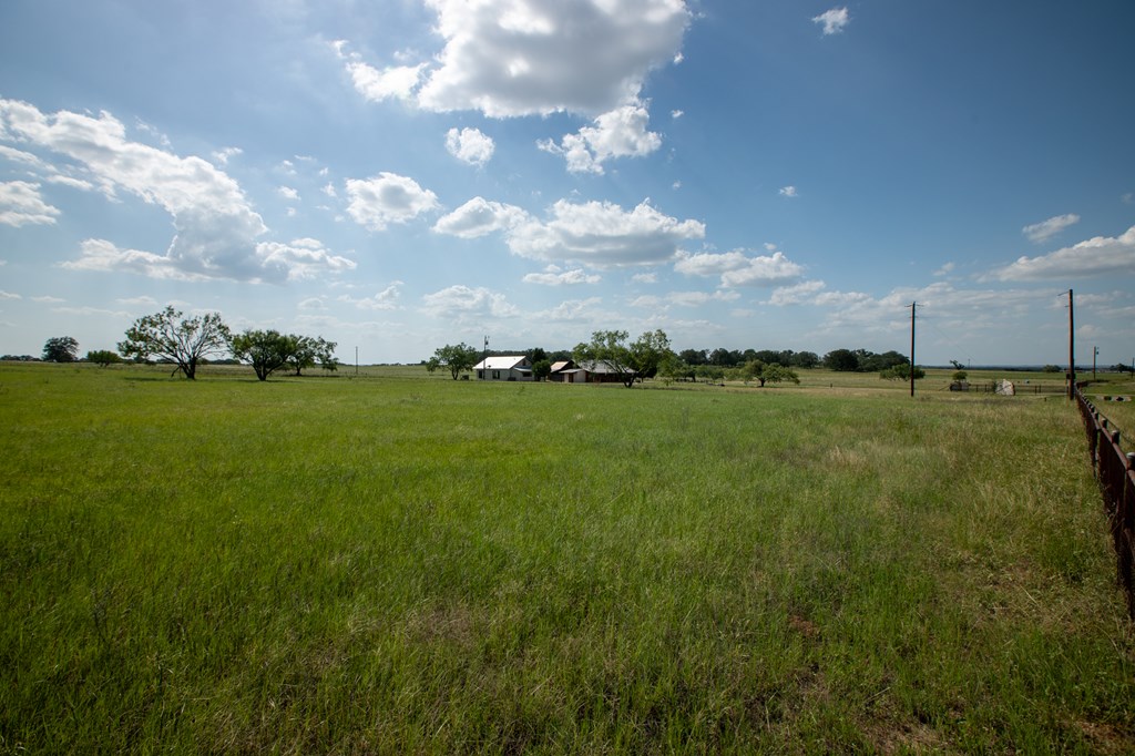 534 Ranch Rd 1376