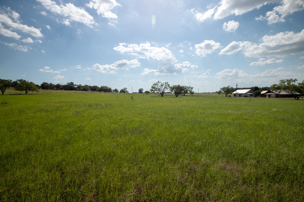 534 Ranch Rd 1376