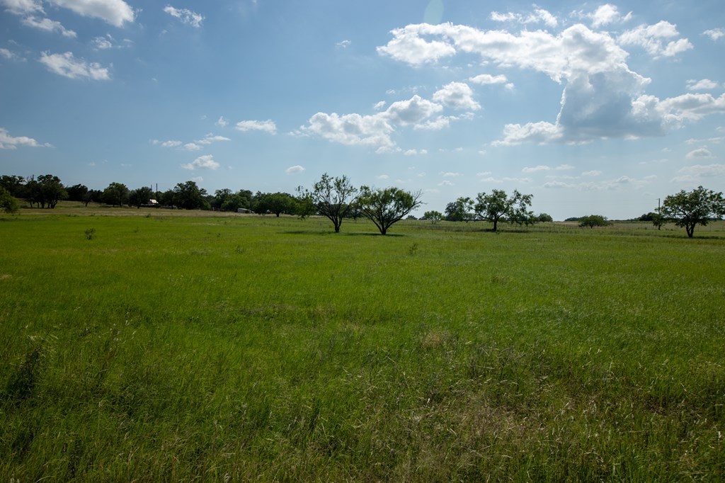 534 Ranch Rd 1376