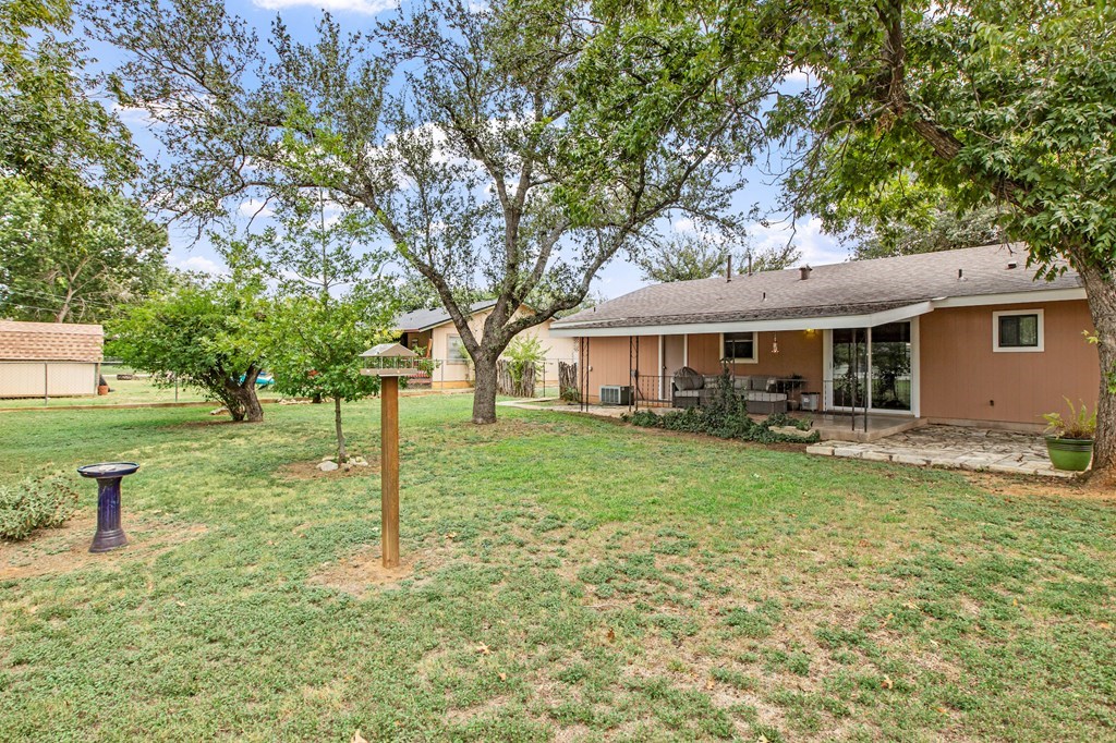 604 N Bowie