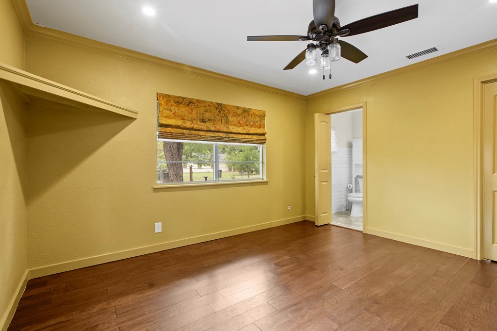 604 N Bowie