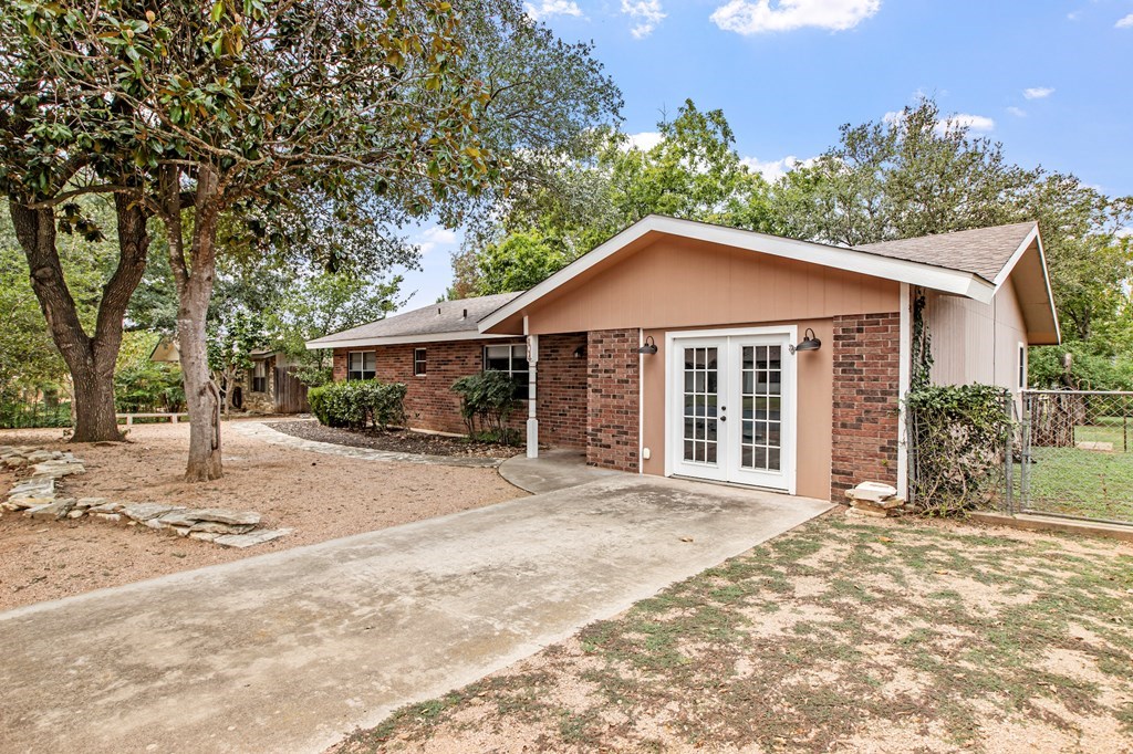 604 N Bowie