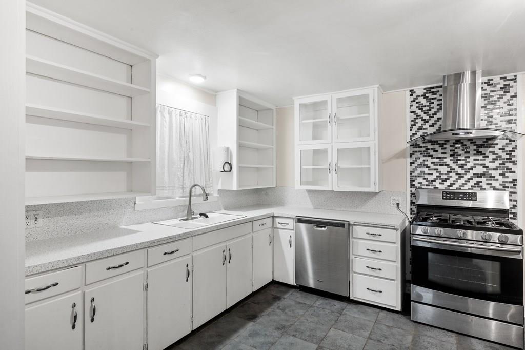 511 S Live Oak St