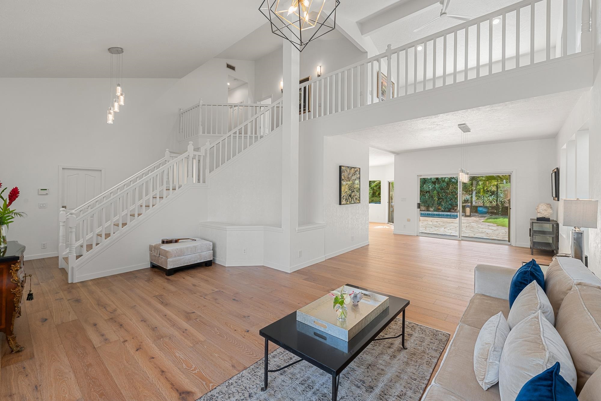 210 E Panana Pl