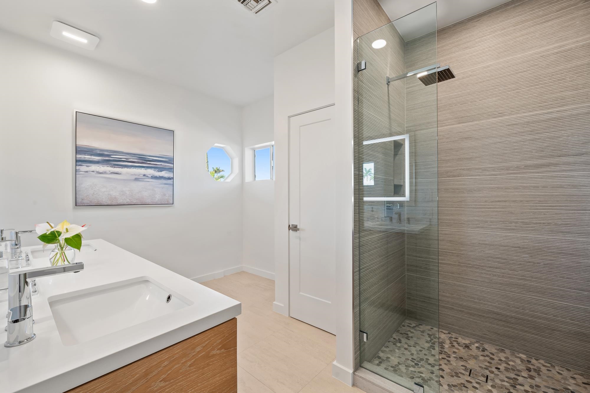 210 E Panana Pl