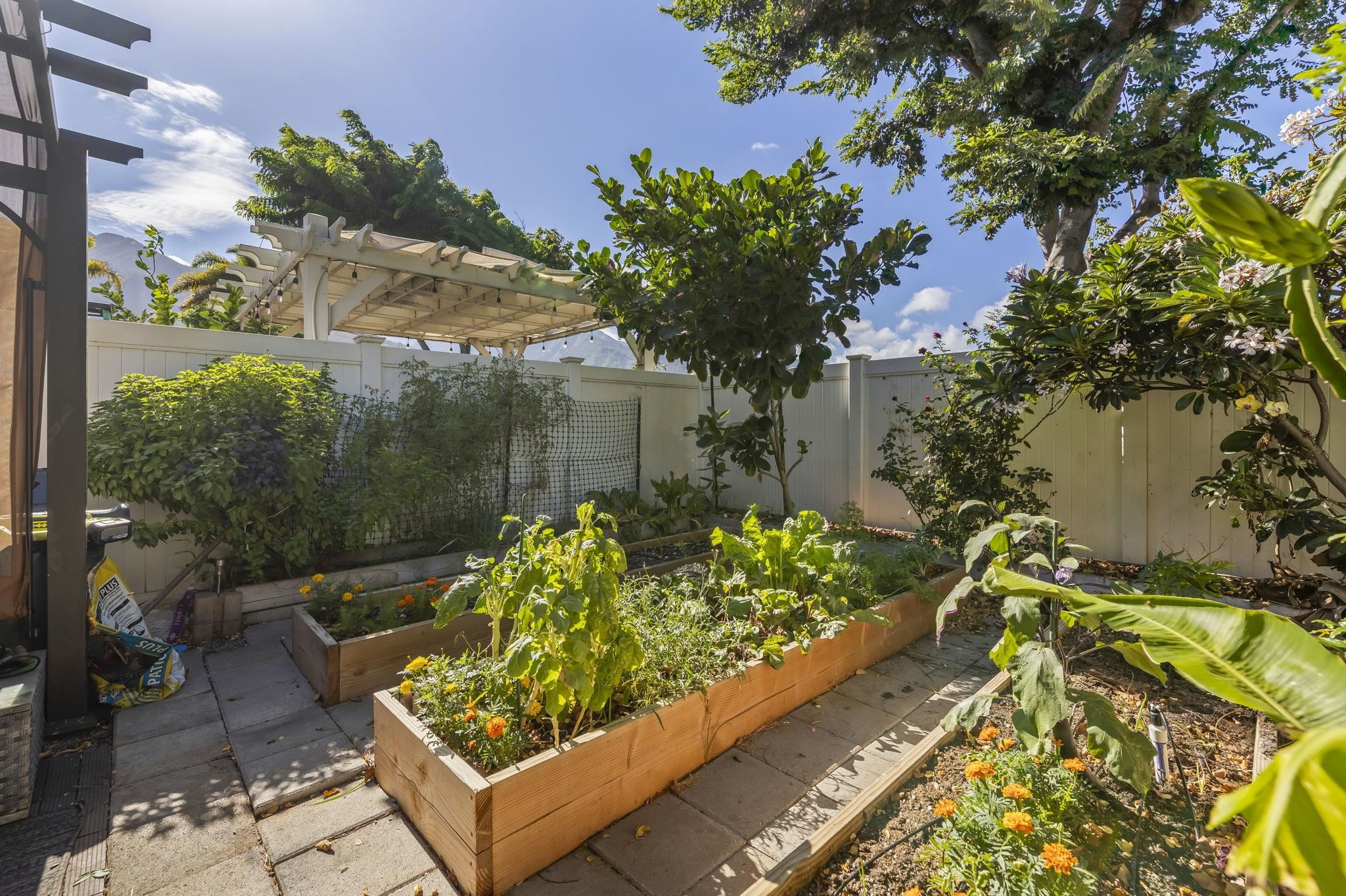 631 Meakanu Ln Unit: 102