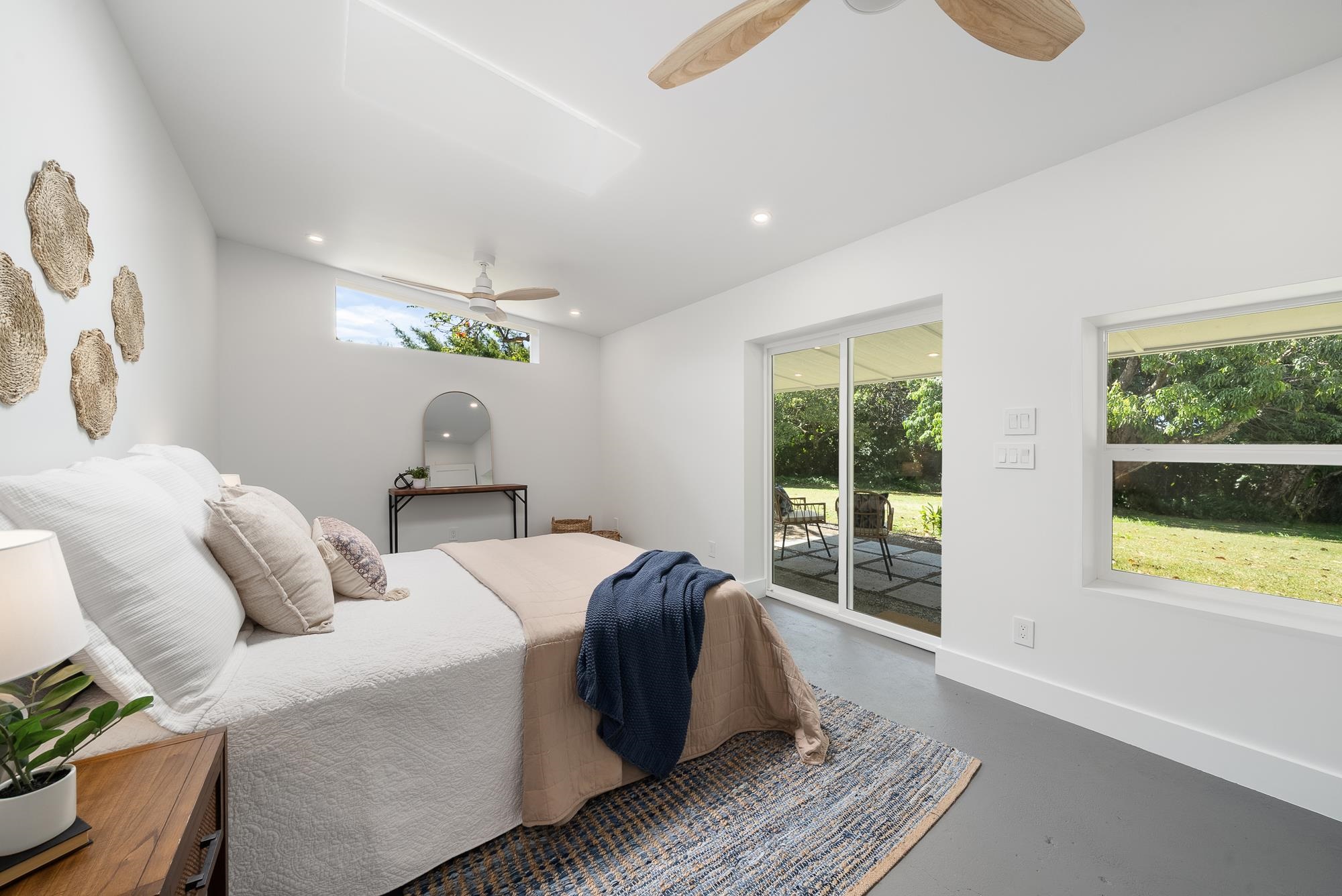 965 Hog Back Rd