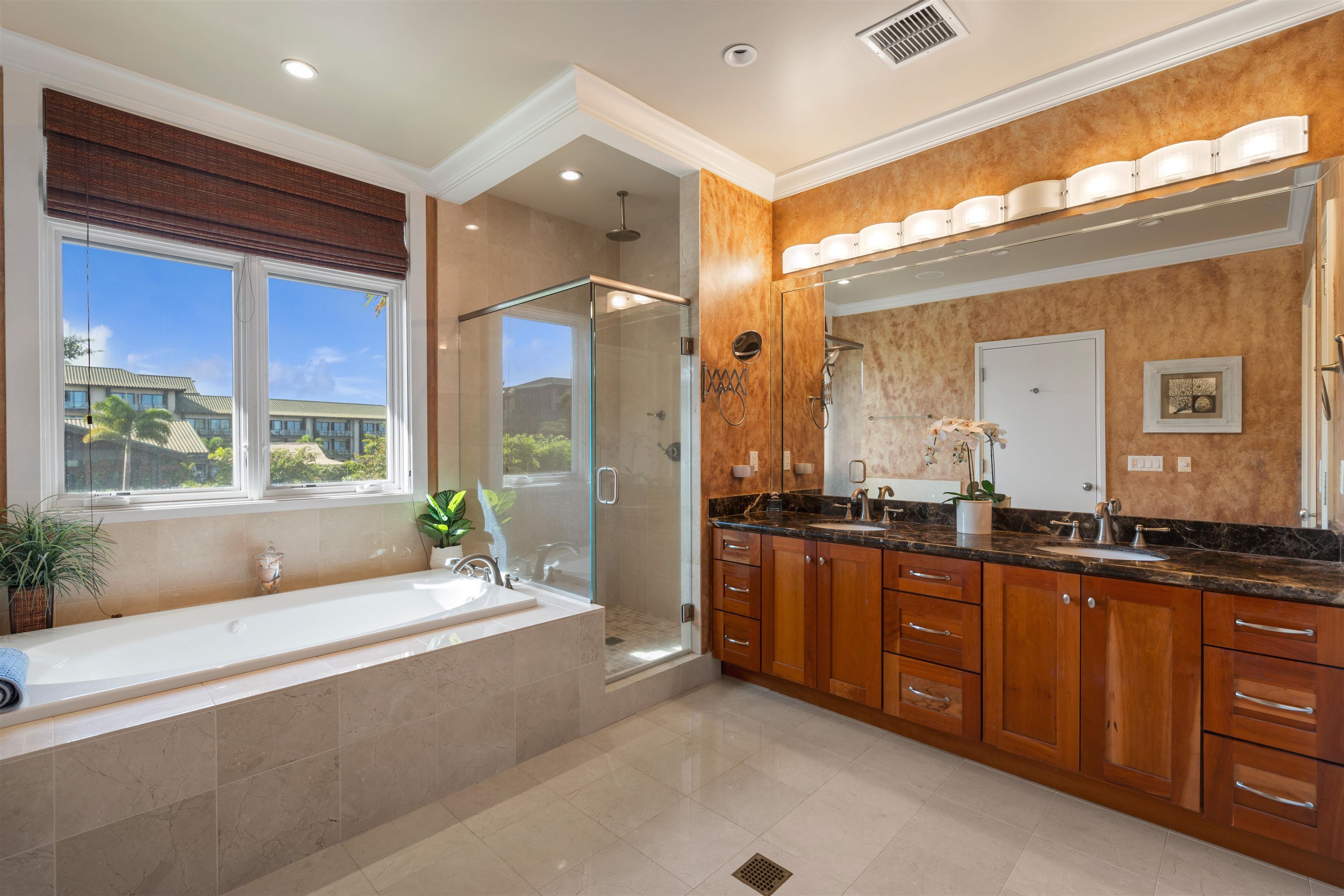 161 Wailea Ike Pl Unit: D-201