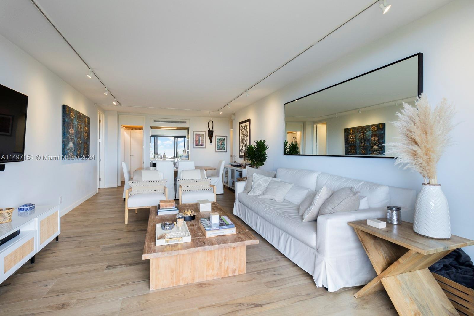 90 Edgewater Dr # 804