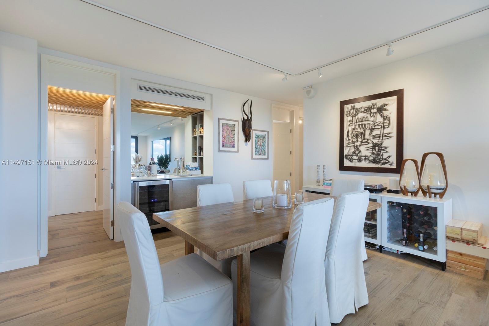 90 Edgewater Dr # 804