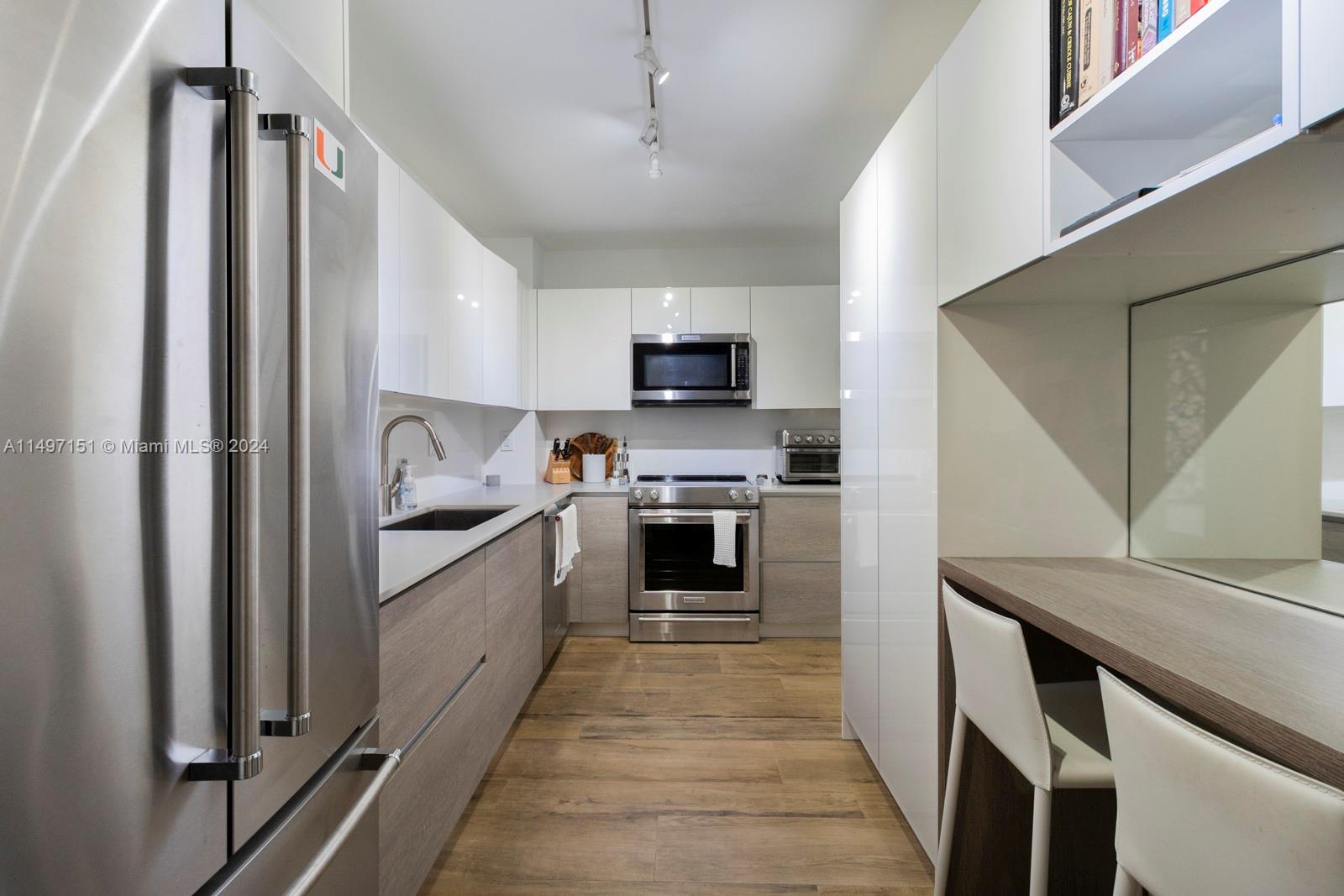 90 Edgewater Dr # 804