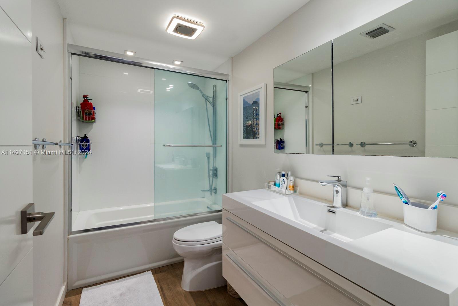 90 Edgewater Dr # 804