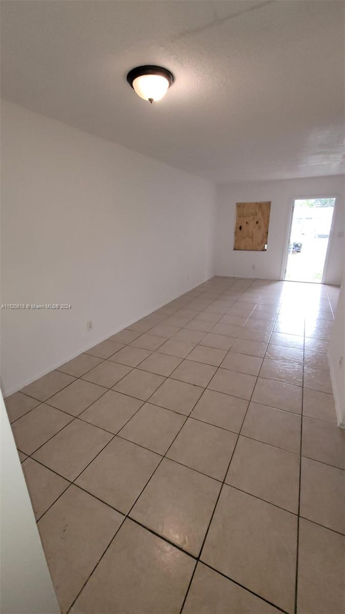 1619 NW 8th Ave
