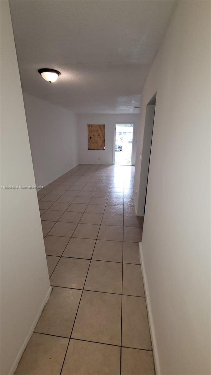 1619 NW 8th Ave