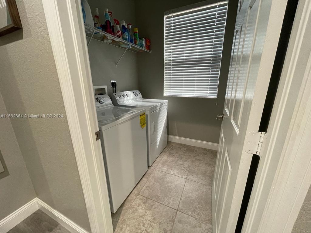 3506 W 86th Ter