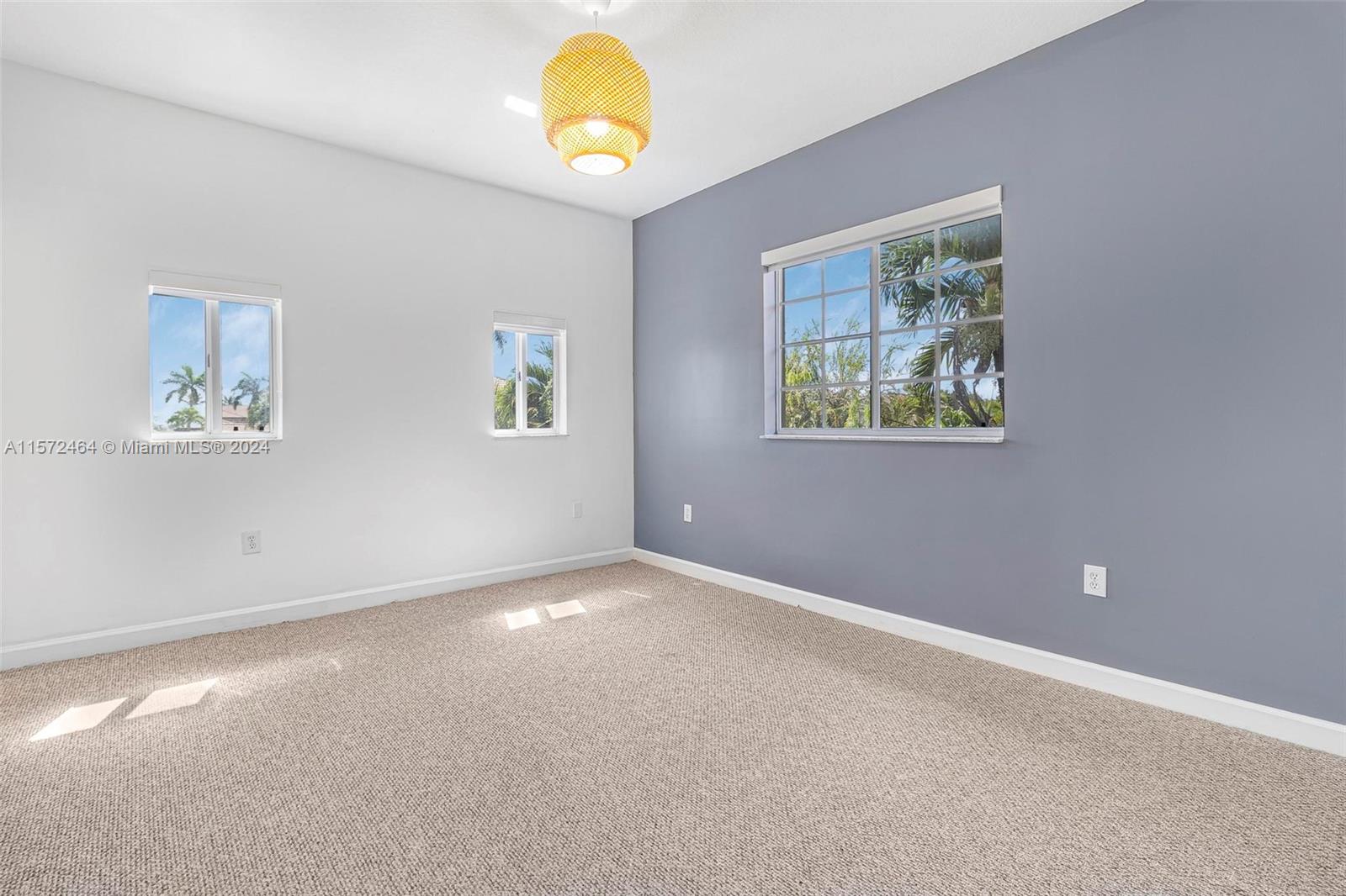 1390 NE 41st Pl