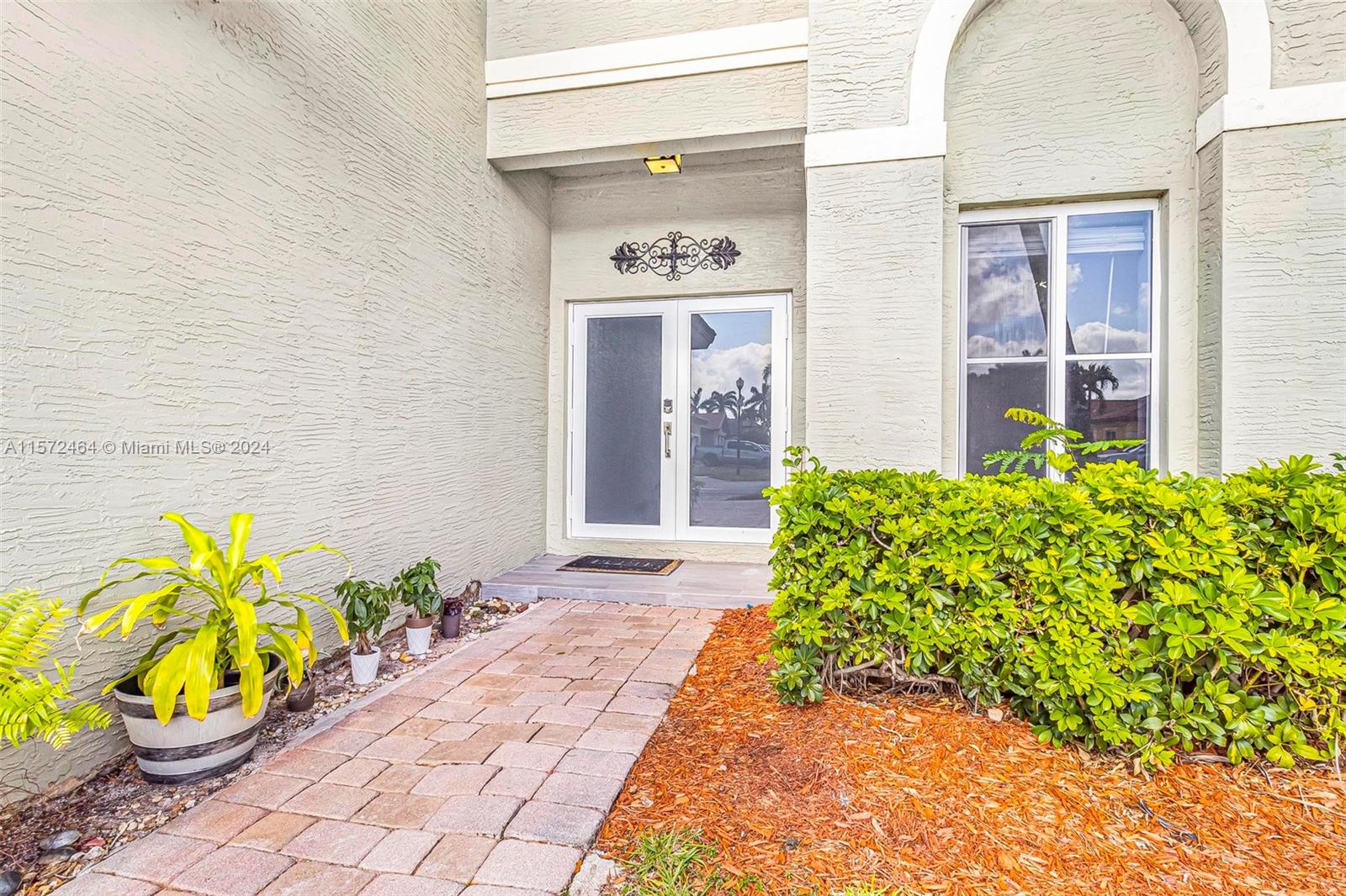 1390 NE 41st Pl