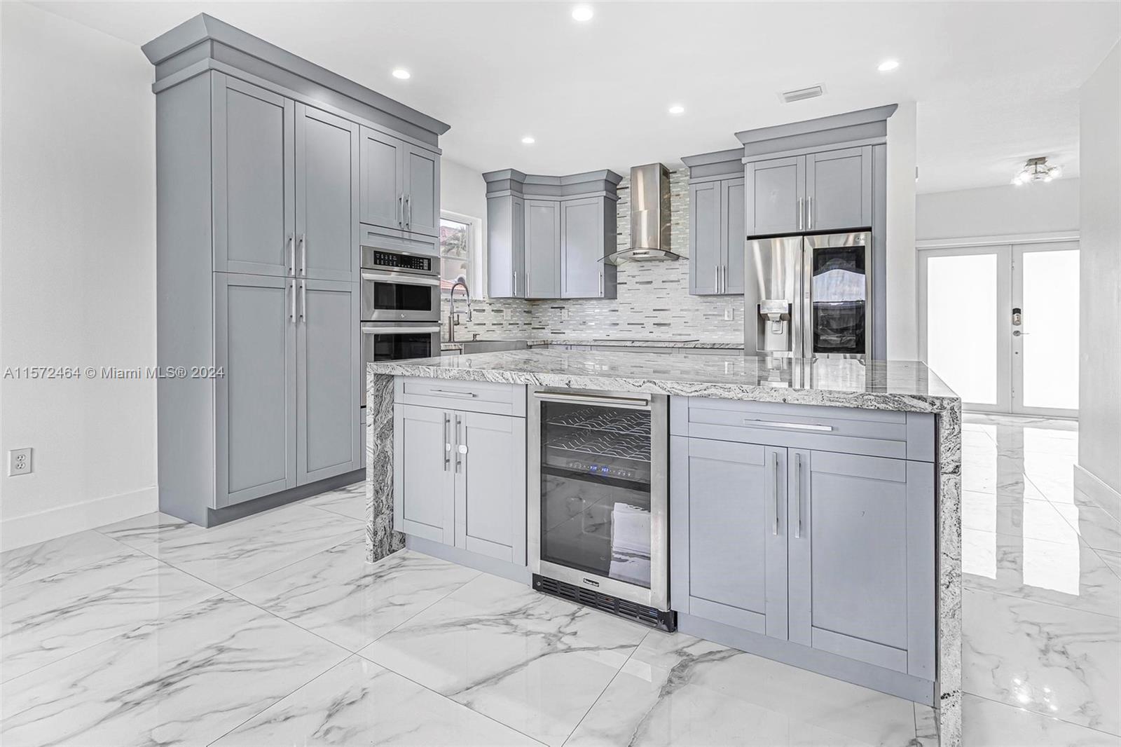 1390 NE 41st Pl