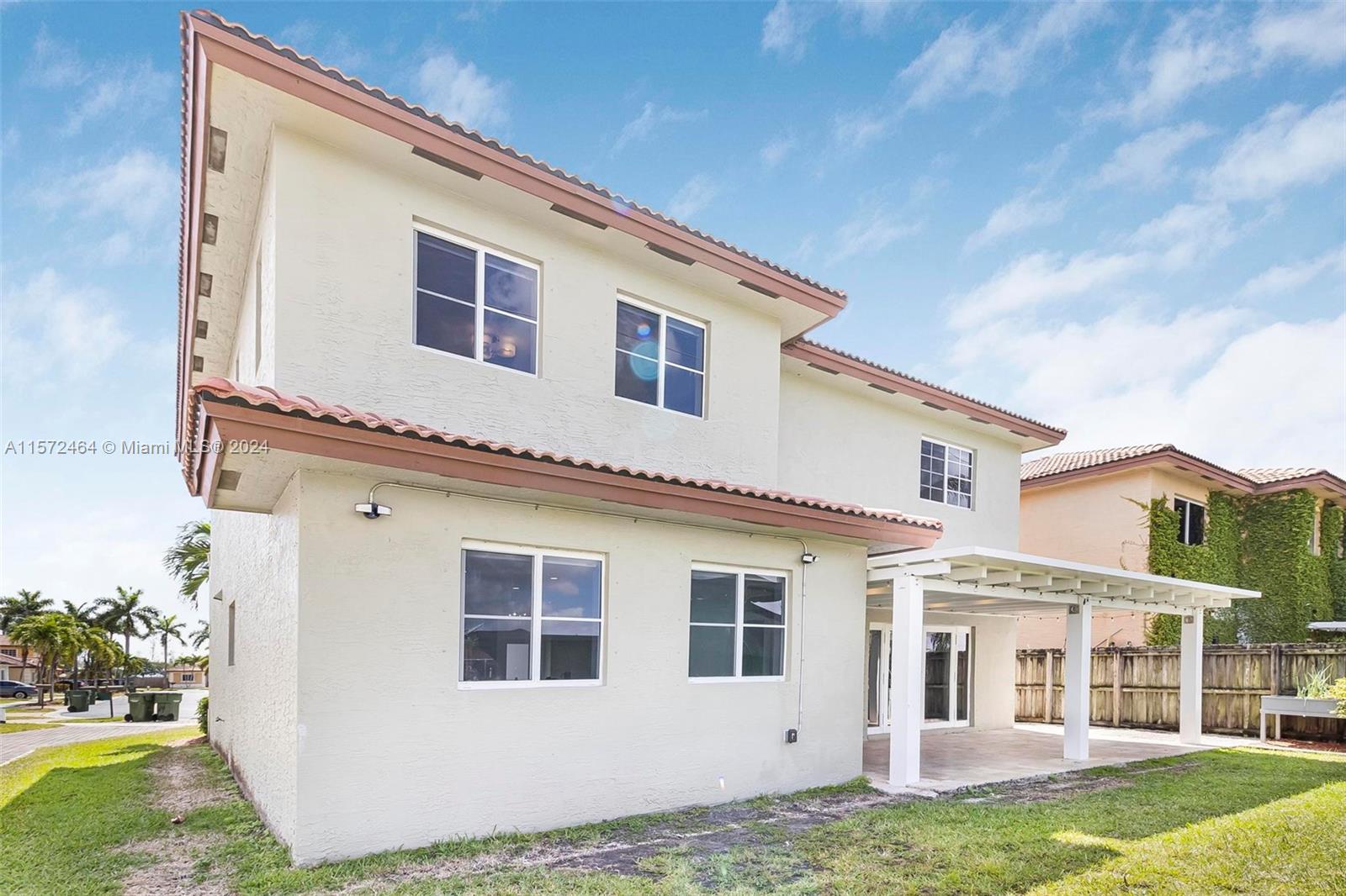 1390 NE 41st Pl