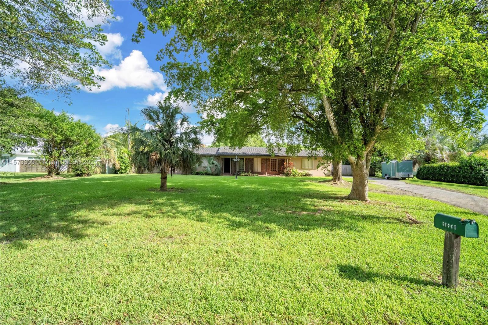 10850 SW 95th St