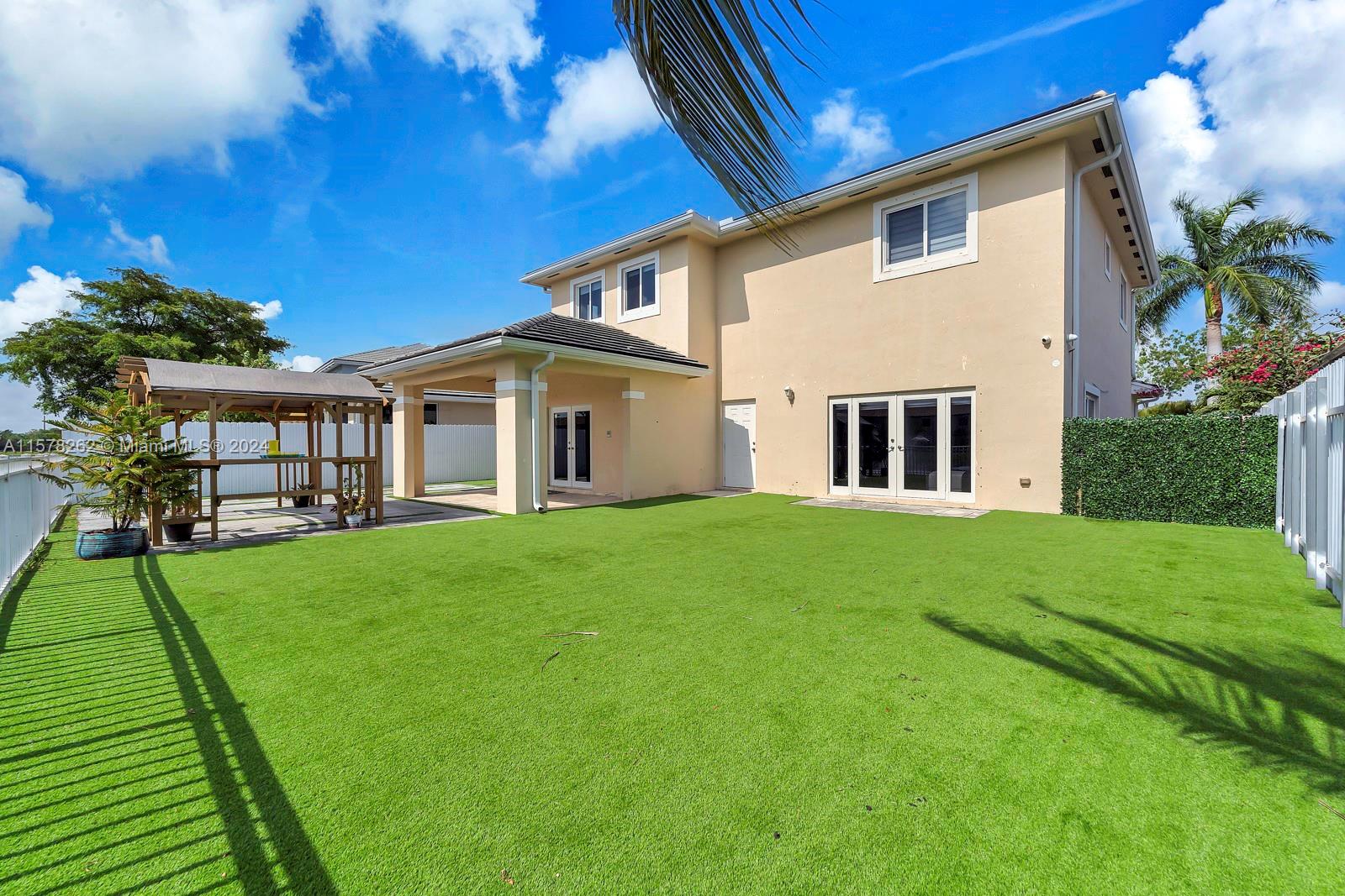 449 SE 31st Ave