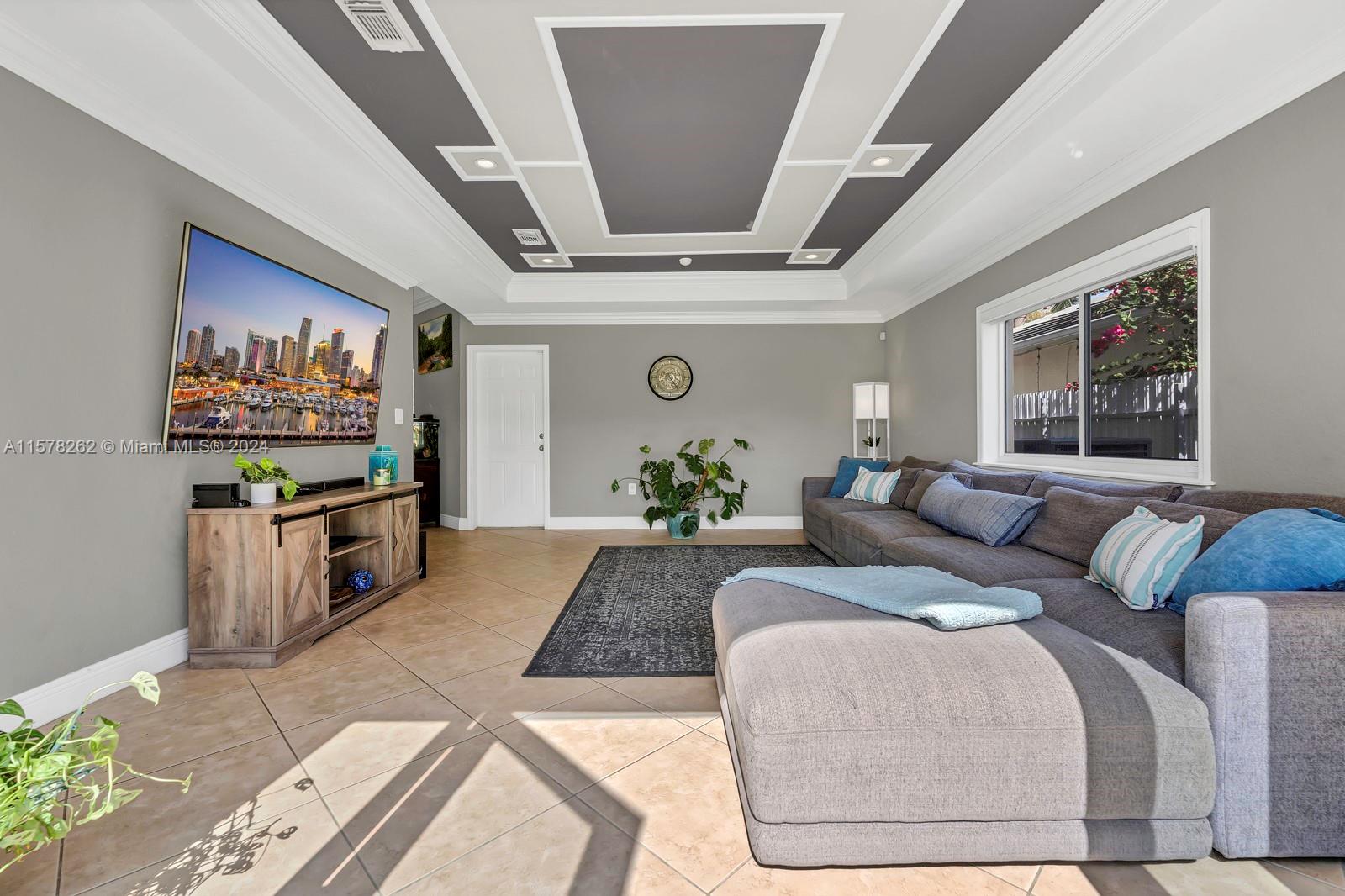 449 SE 31st Ave