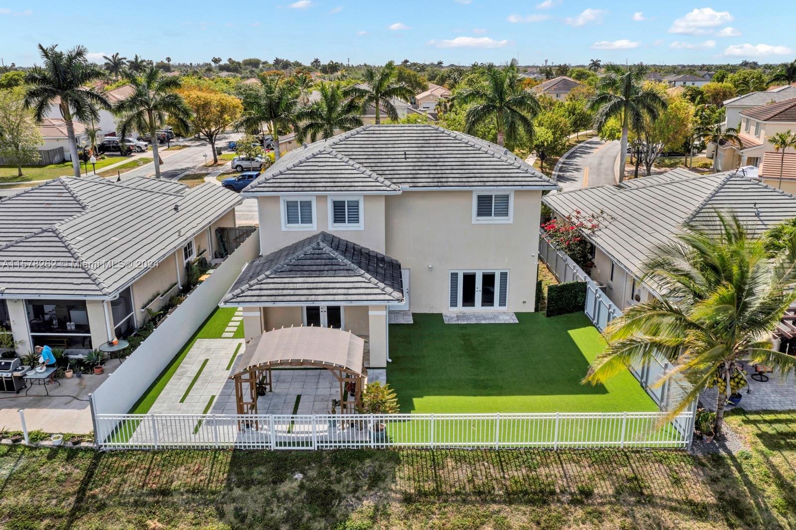 449 SE 31st Ave