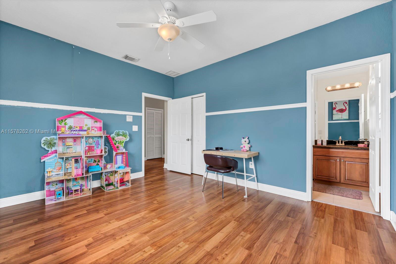449 SE 31st Ave