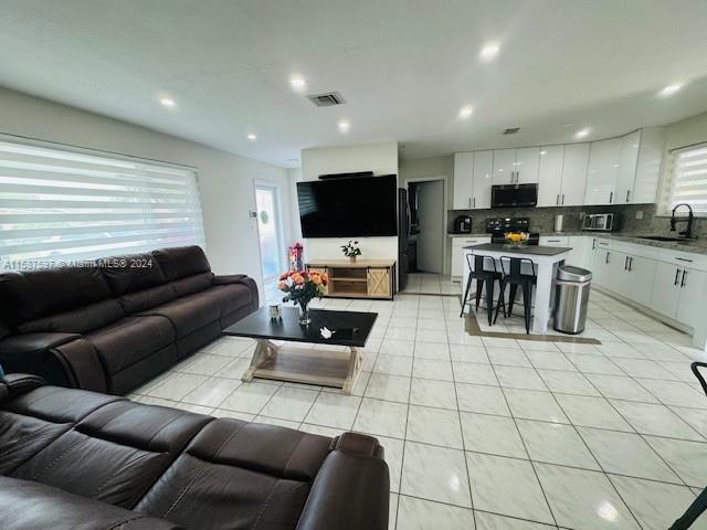 8481 NW 15th Ct