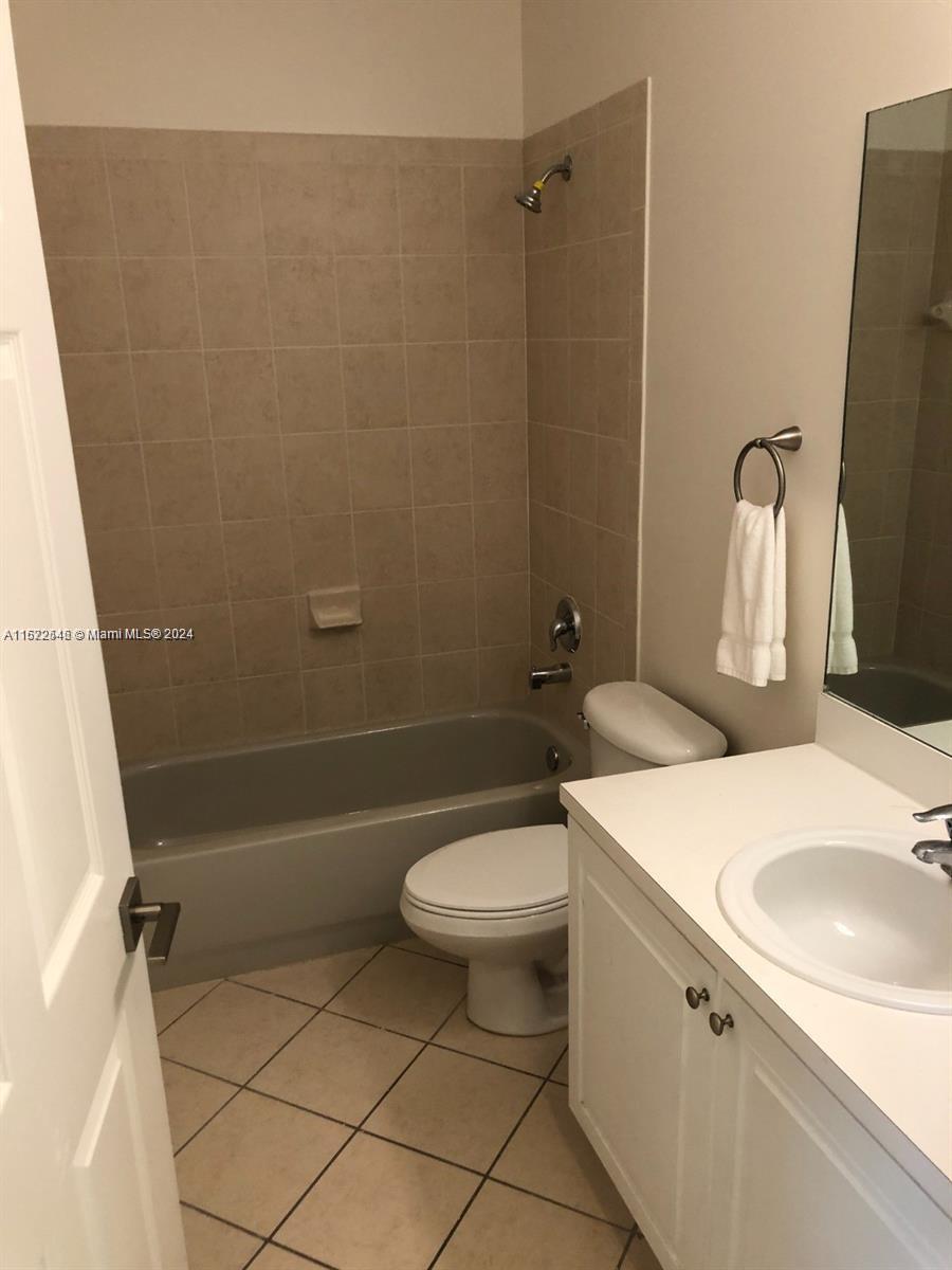 230 SE 29th Ave # 6