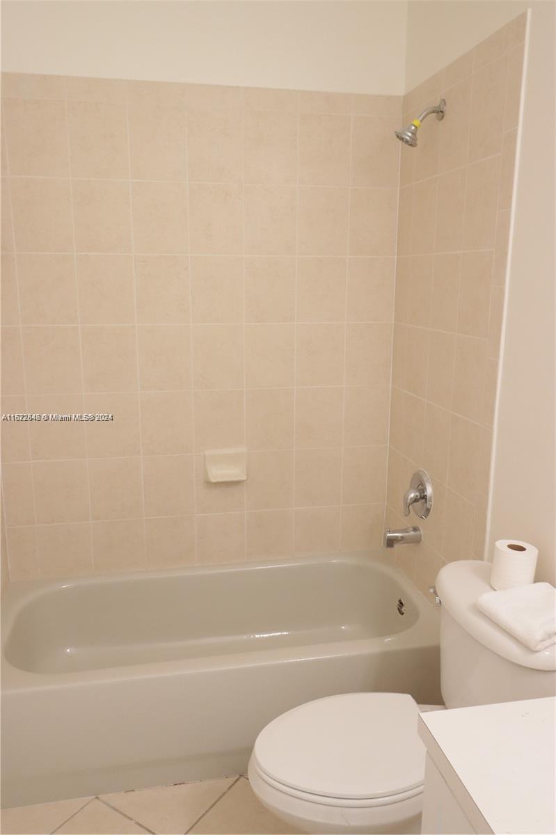 230 SE 29th Ave # 6