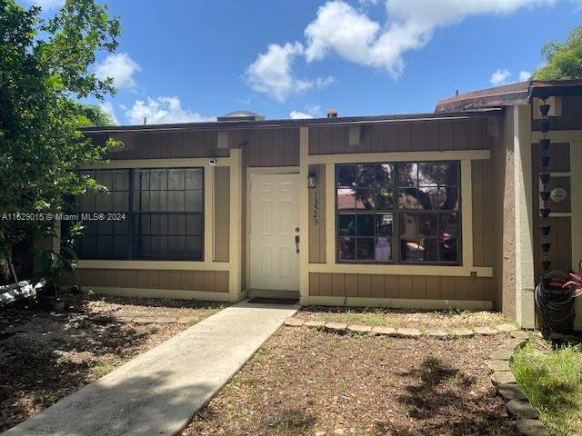 13523 SW 101st Ln # 13523