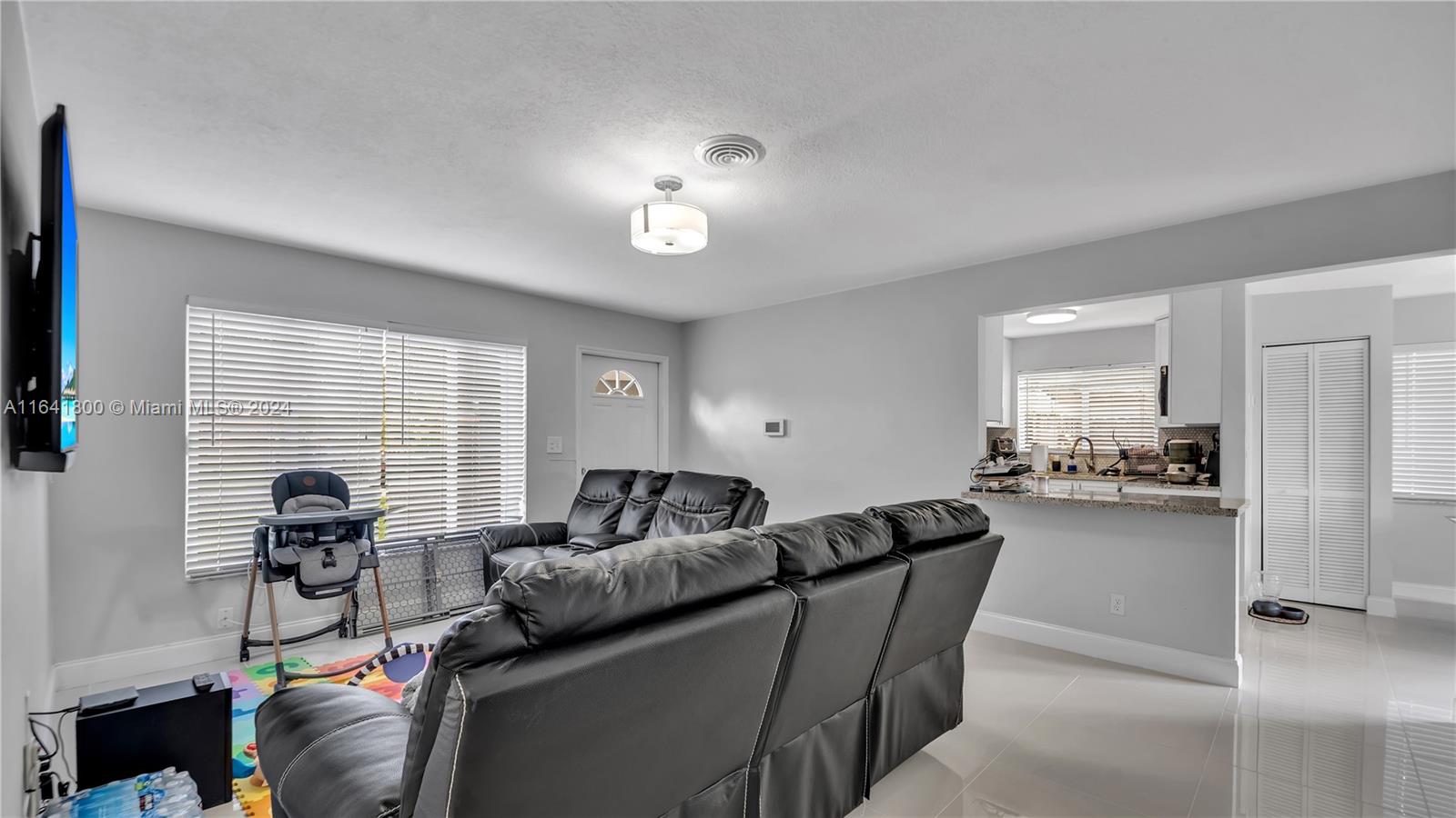 3401 NW 32nd Ct