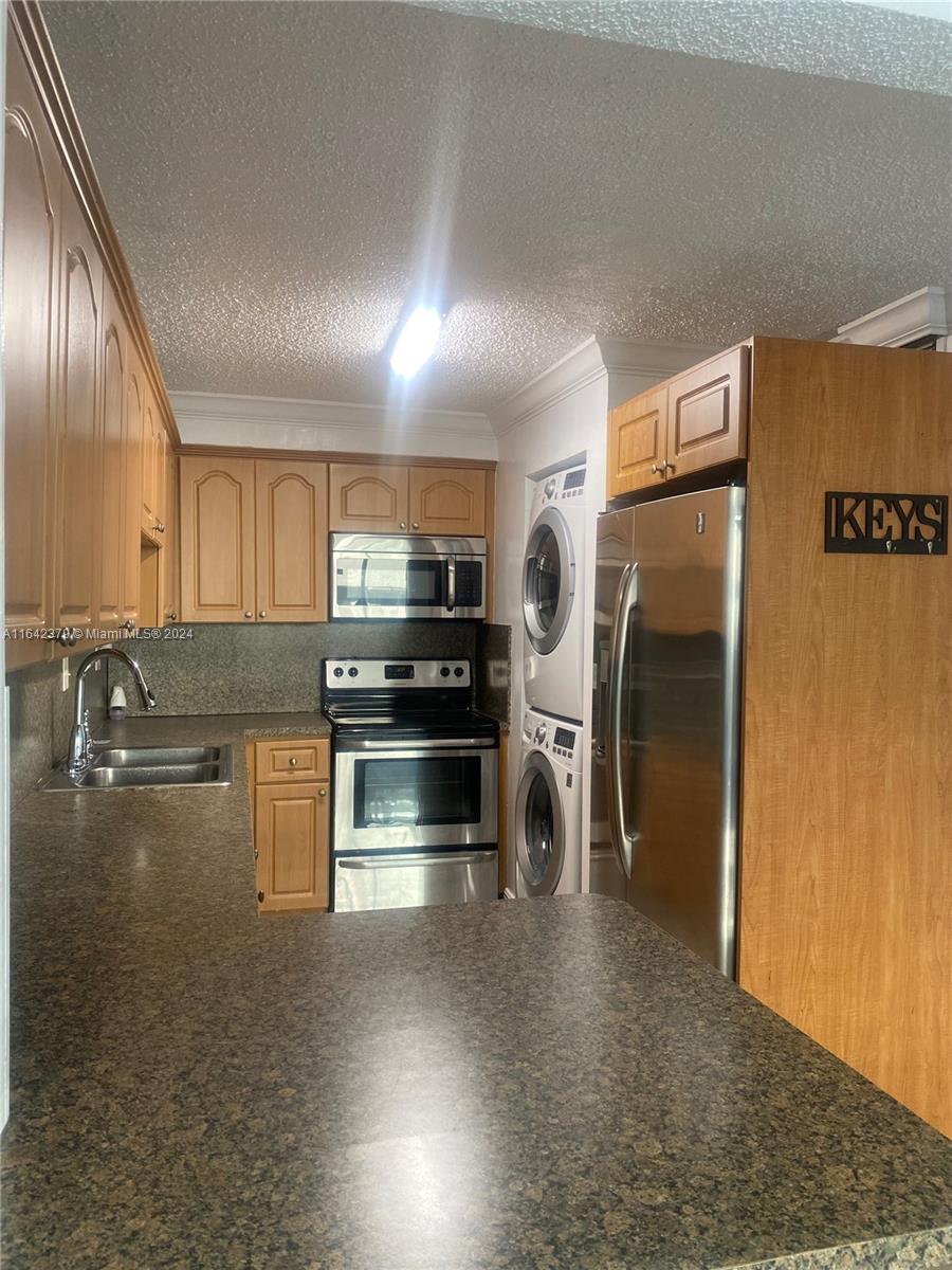 10000 NW 80th Ct # 2219