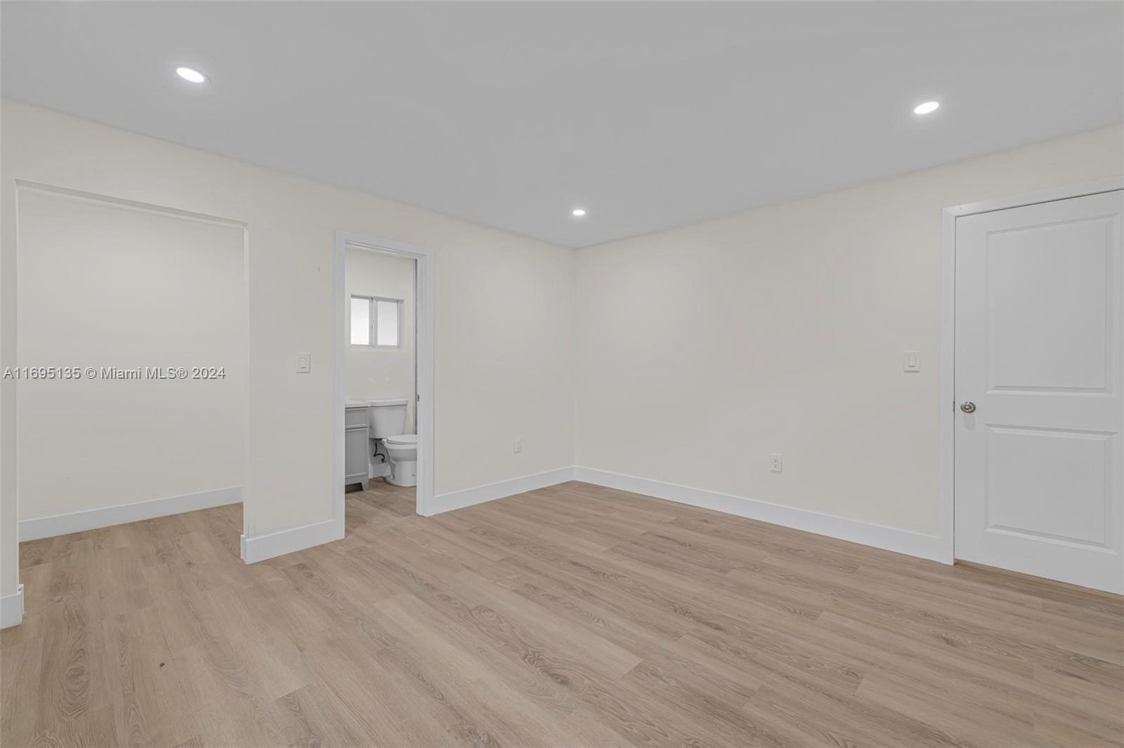 860 NW 35th Ave