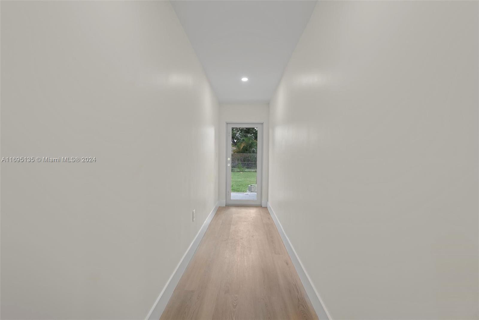 860 NW 35th Ave