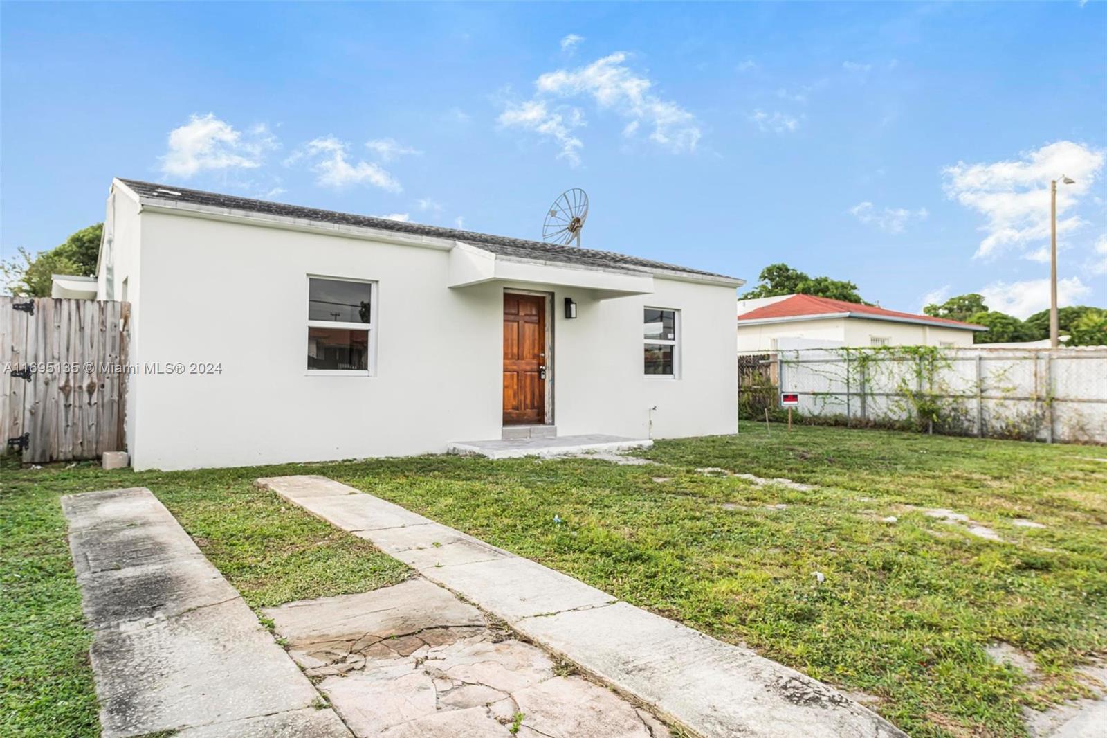 860 NW 35th Ave