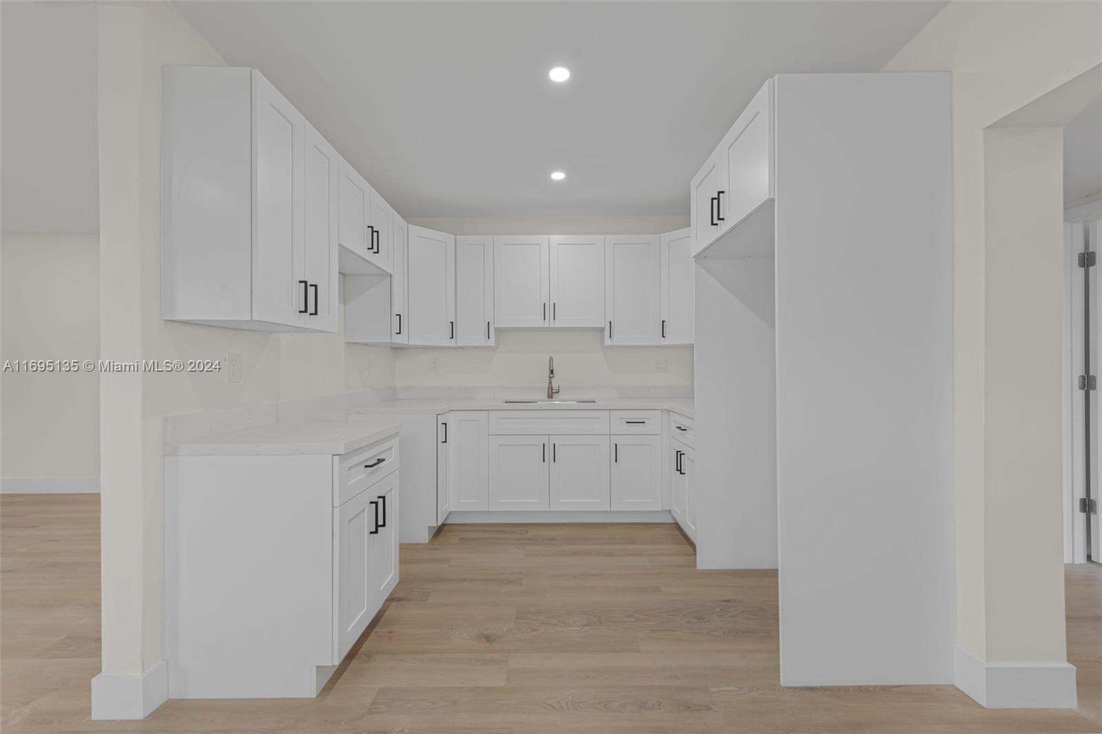 860 NW 35th Ave