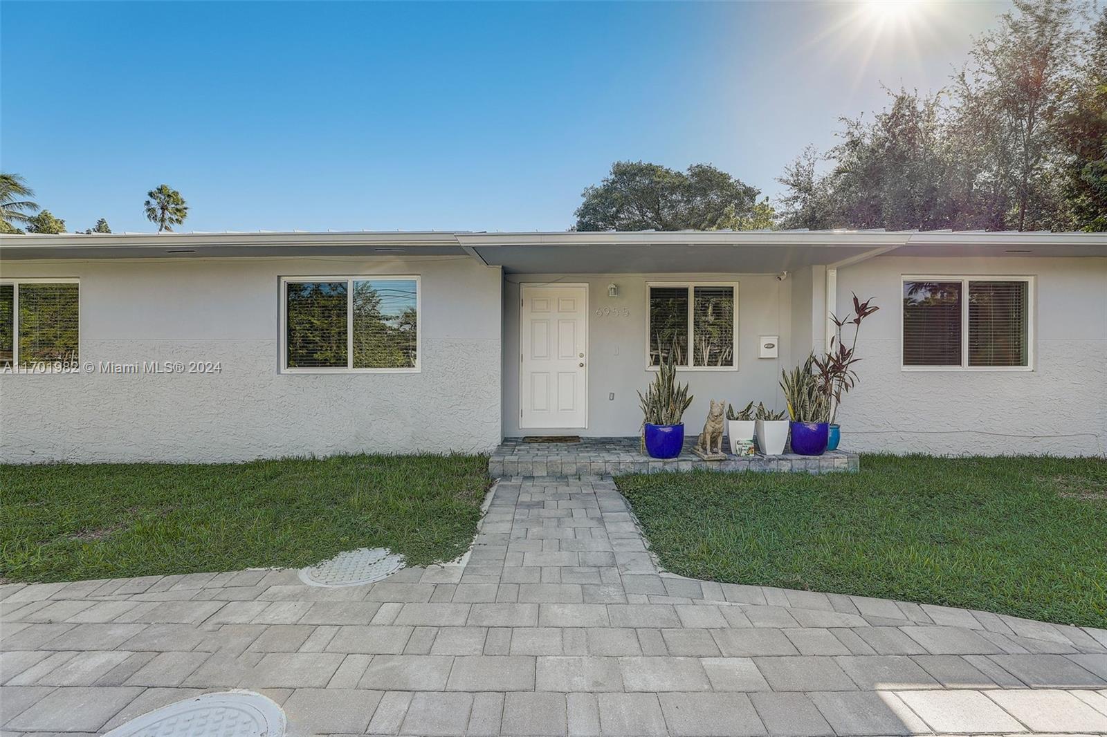 6955 SW 65th Ave