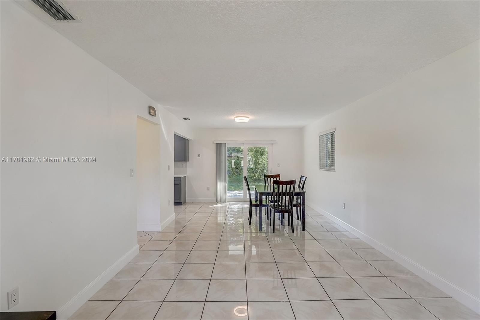6955 SW 65th Ave