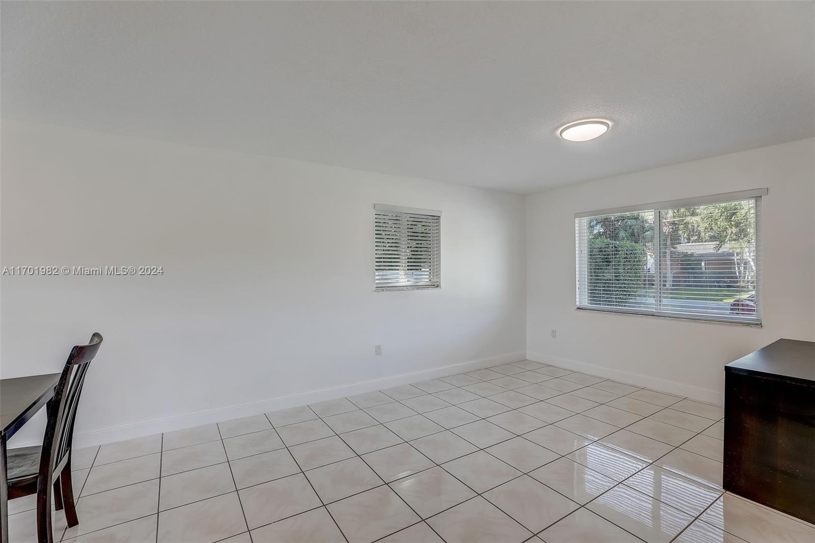 6955 SW 65th Ave