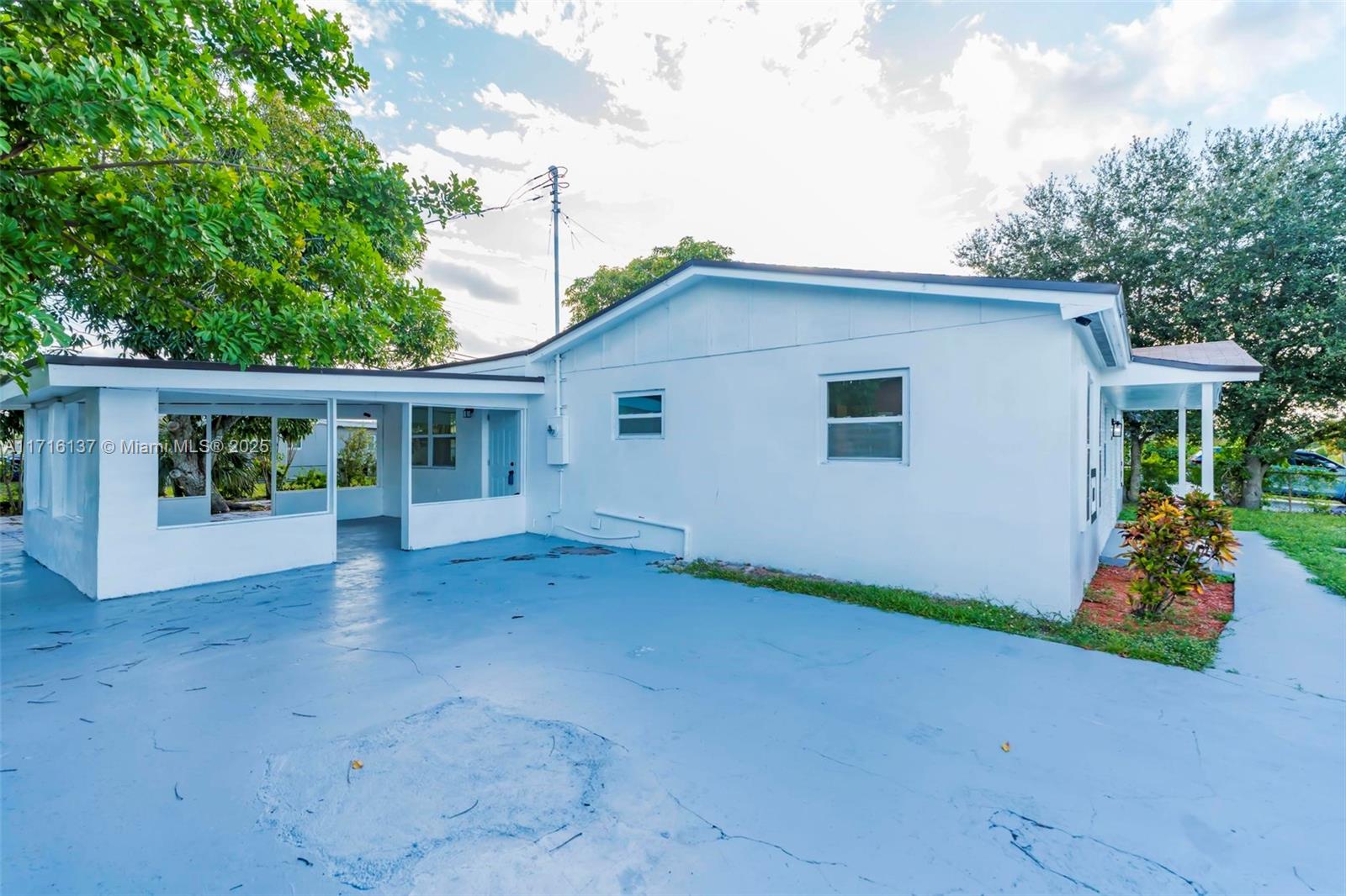 3340 NW 211th St