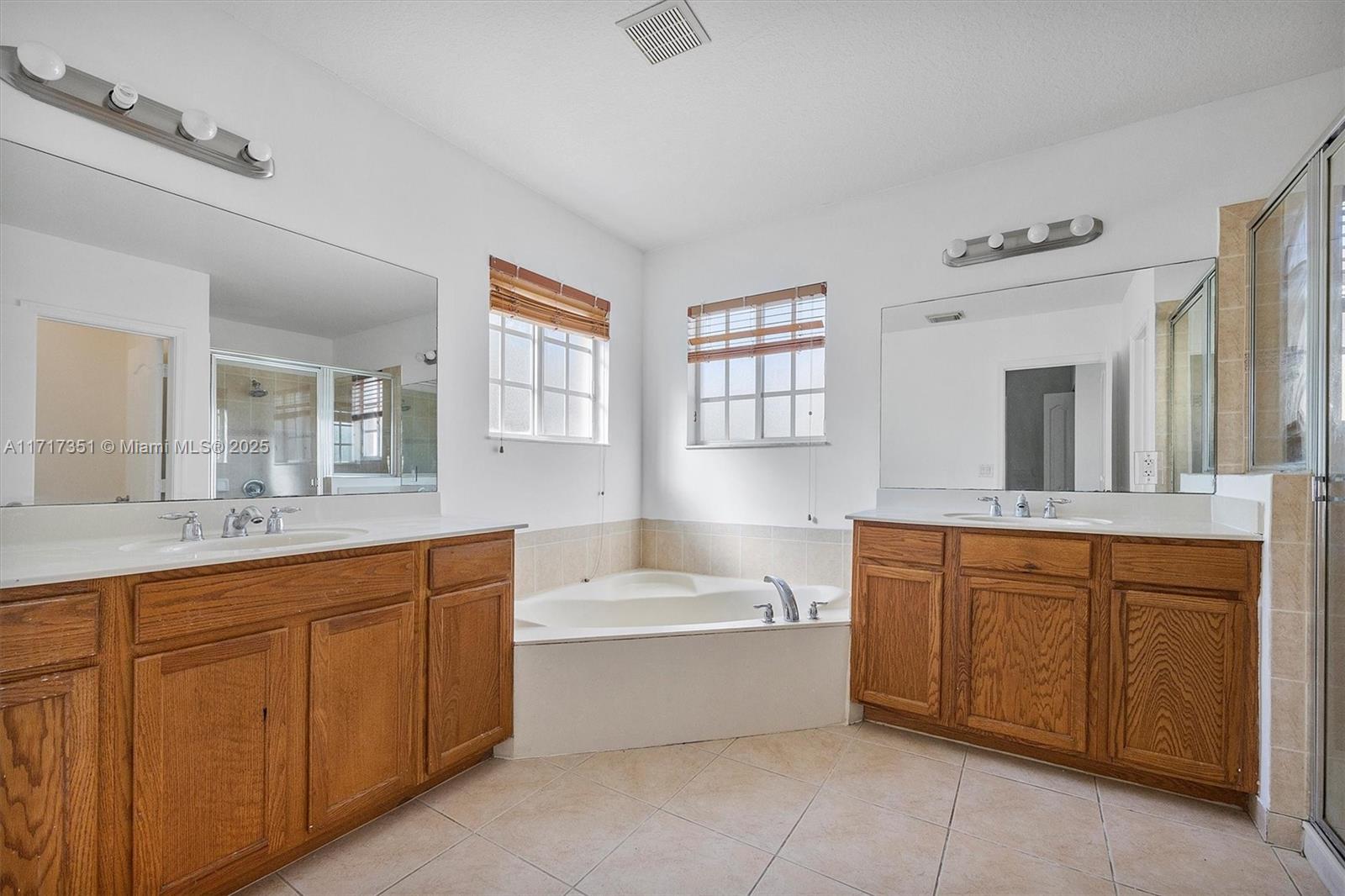 27432 SW 139th Pl