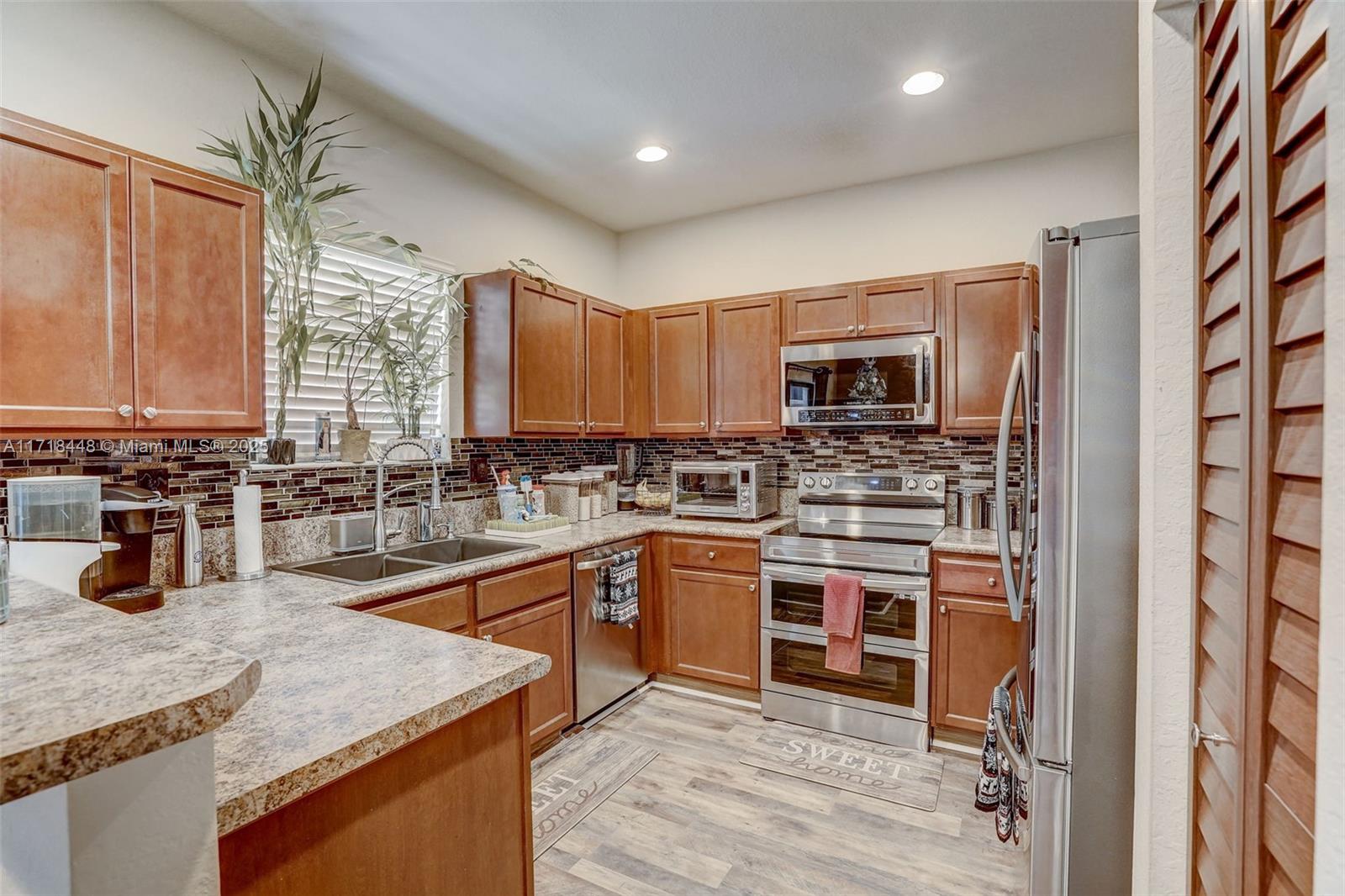 350 NE 37th Pl # 350